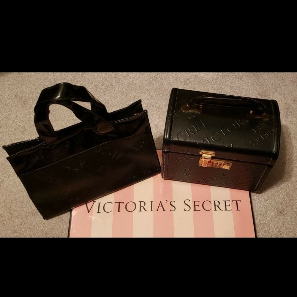 VINTAGE VICTORIAS SECRET  MAKEUP CASE & BAG/PURSE